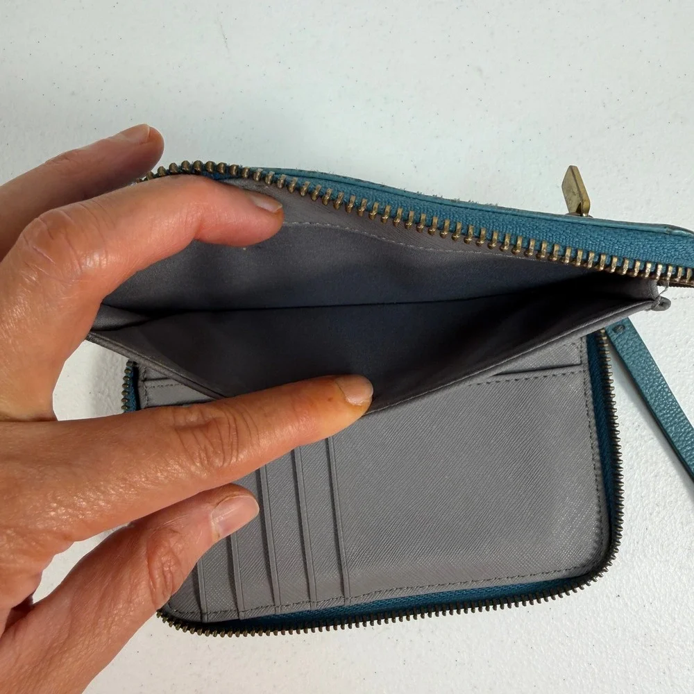 Fossil Logan Zip Around Clutch Wallet Wristlet Pebbled Leather‎ Teal Blue Travel
